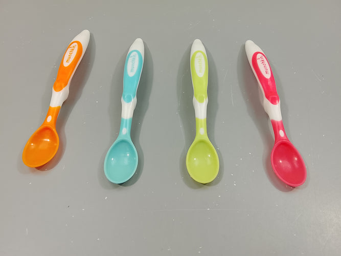 Lot de 4 cuillères colorées Munchkin, moins cher chez Petit Kiwi