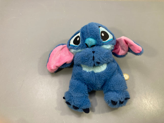 Peluche Stitch bleu, oreilles roses, moins cher chez Petit Kiwi