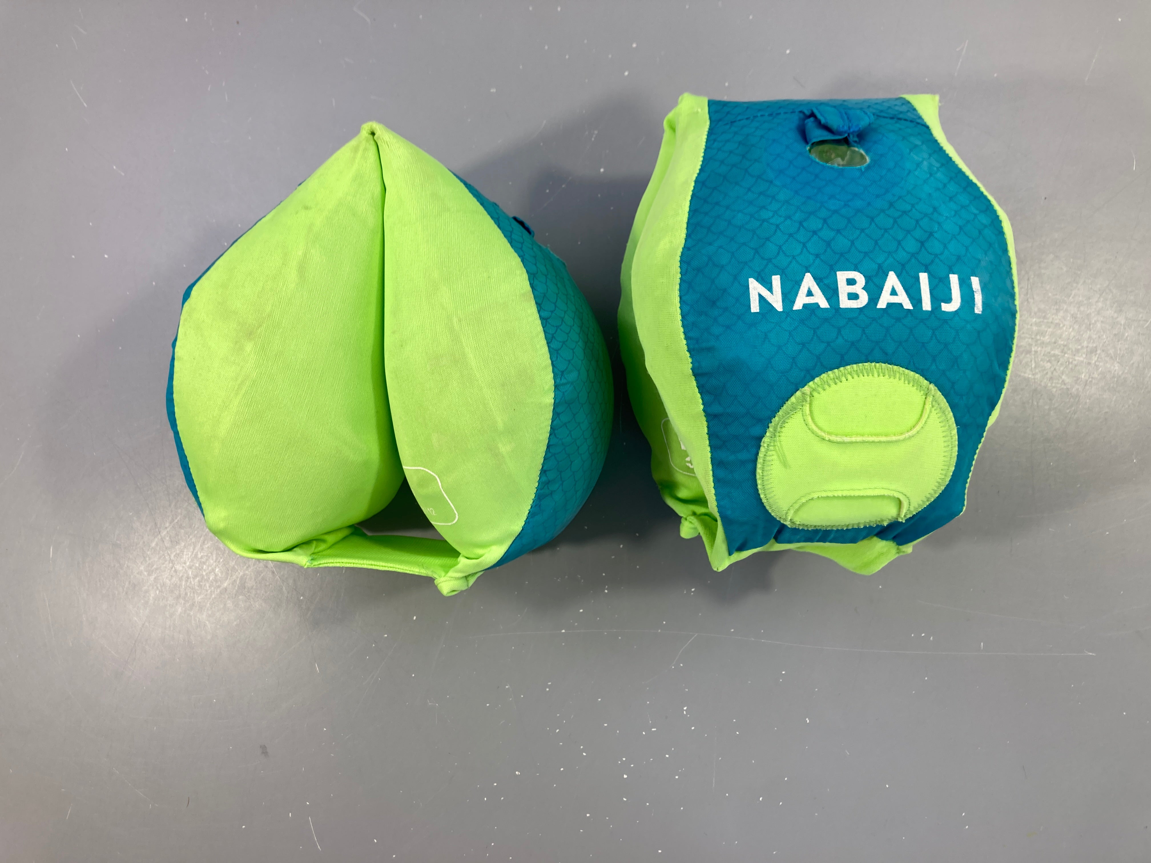Brassards sans ceinture ventrale bleu/vert, 15-30kg