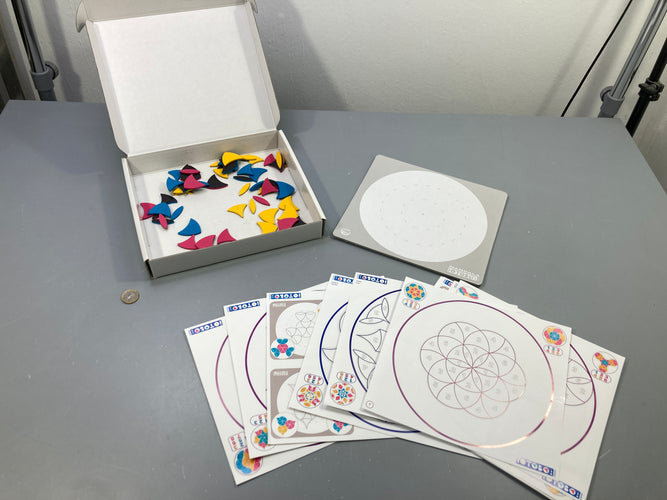 Jeu magnétique Mandala, magnets, plateau, fiches modèles ! Manque 2 magnets roses!, moins cher chez Petit Kiwi