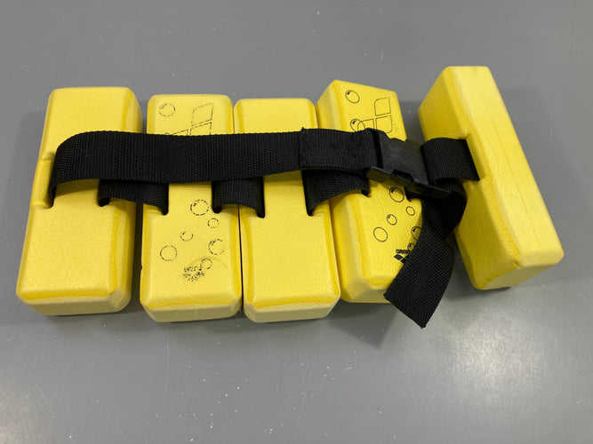 Ceinture de natation ARENA avec pains de mousse jaunes, moins cher chez Petit Kiwi