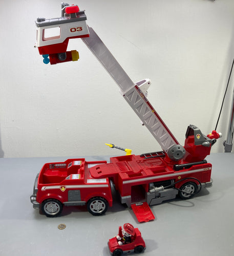 Camion de pompiers Ultimate Rescue de Marcus Manque une lance bleue, avec un seul personnage En l'état comme sur la photo, moins cher chez Petit Kiwi