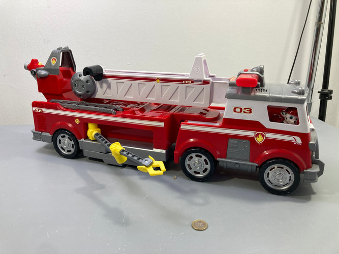 Camion de pompiers Ultimate Rescue de Marcus Manque une lance bleue, avec un seul personnage En l'état comme sur la photo, moins cher chez Petit Kiwi