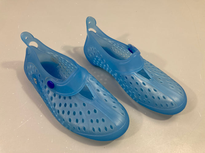 Chaussures d'eau bleues, moins cher chez Petit Kiwi