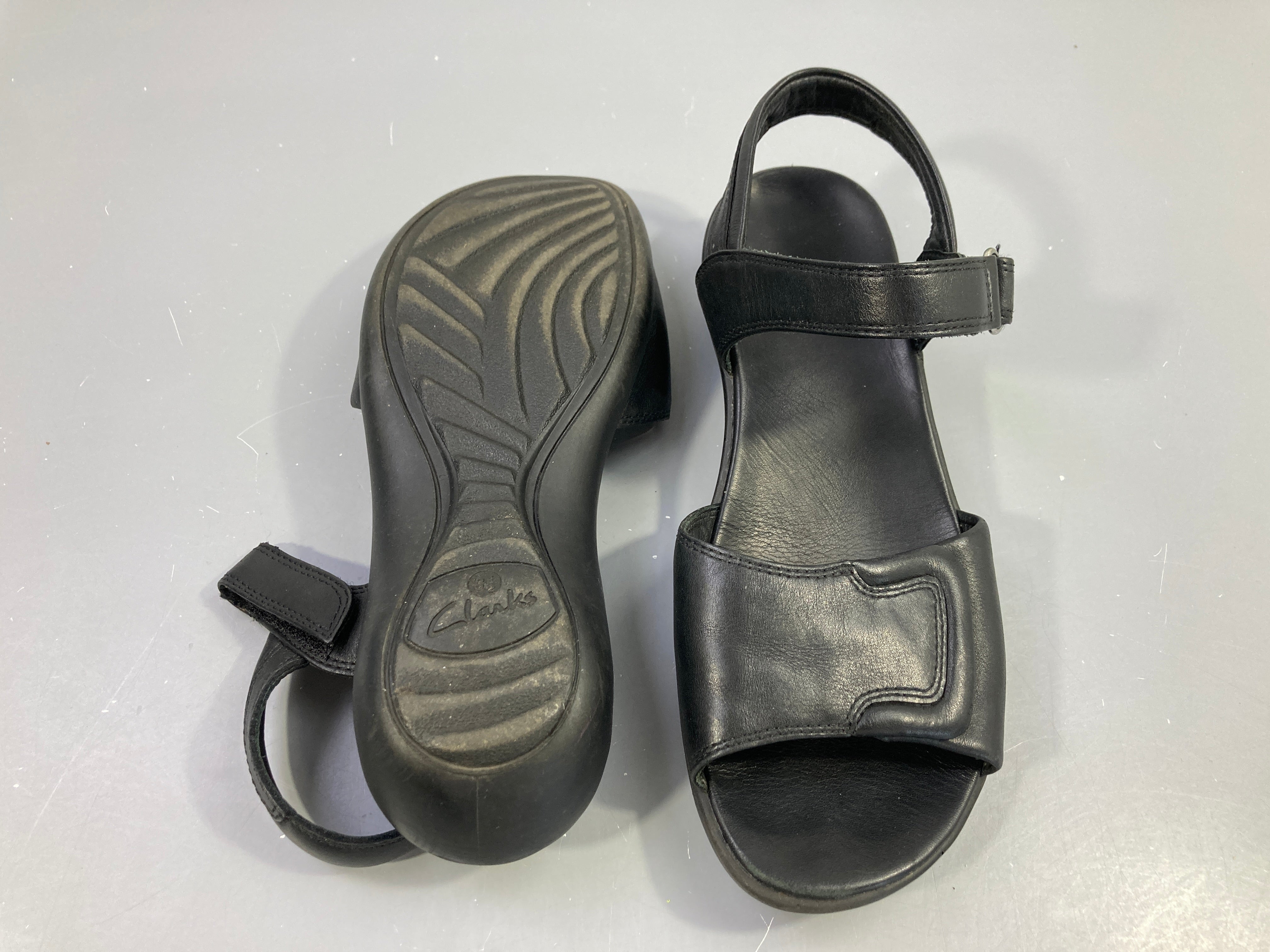 Sandales noires Clarks Taille estimée