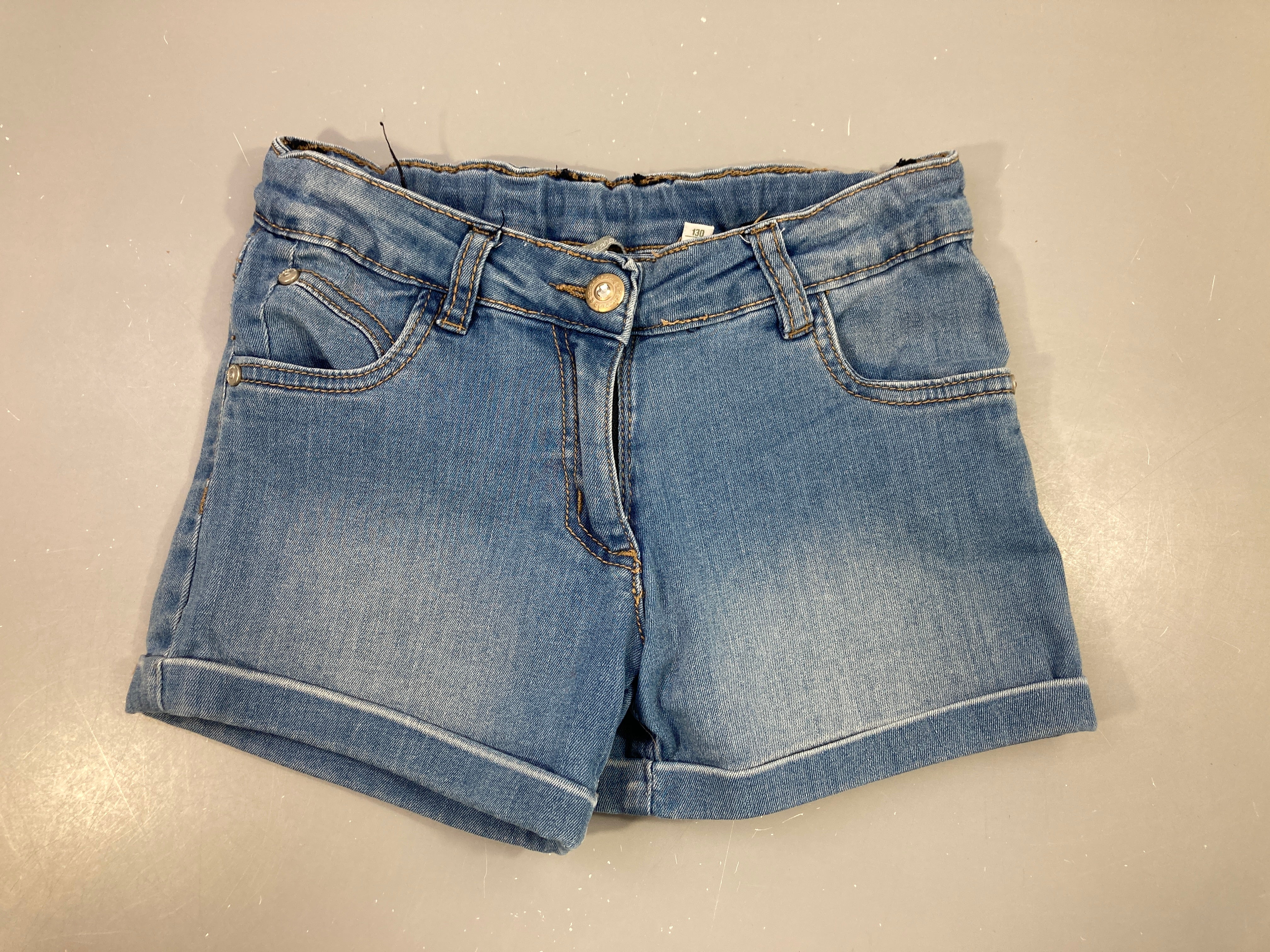 Short denim à revers