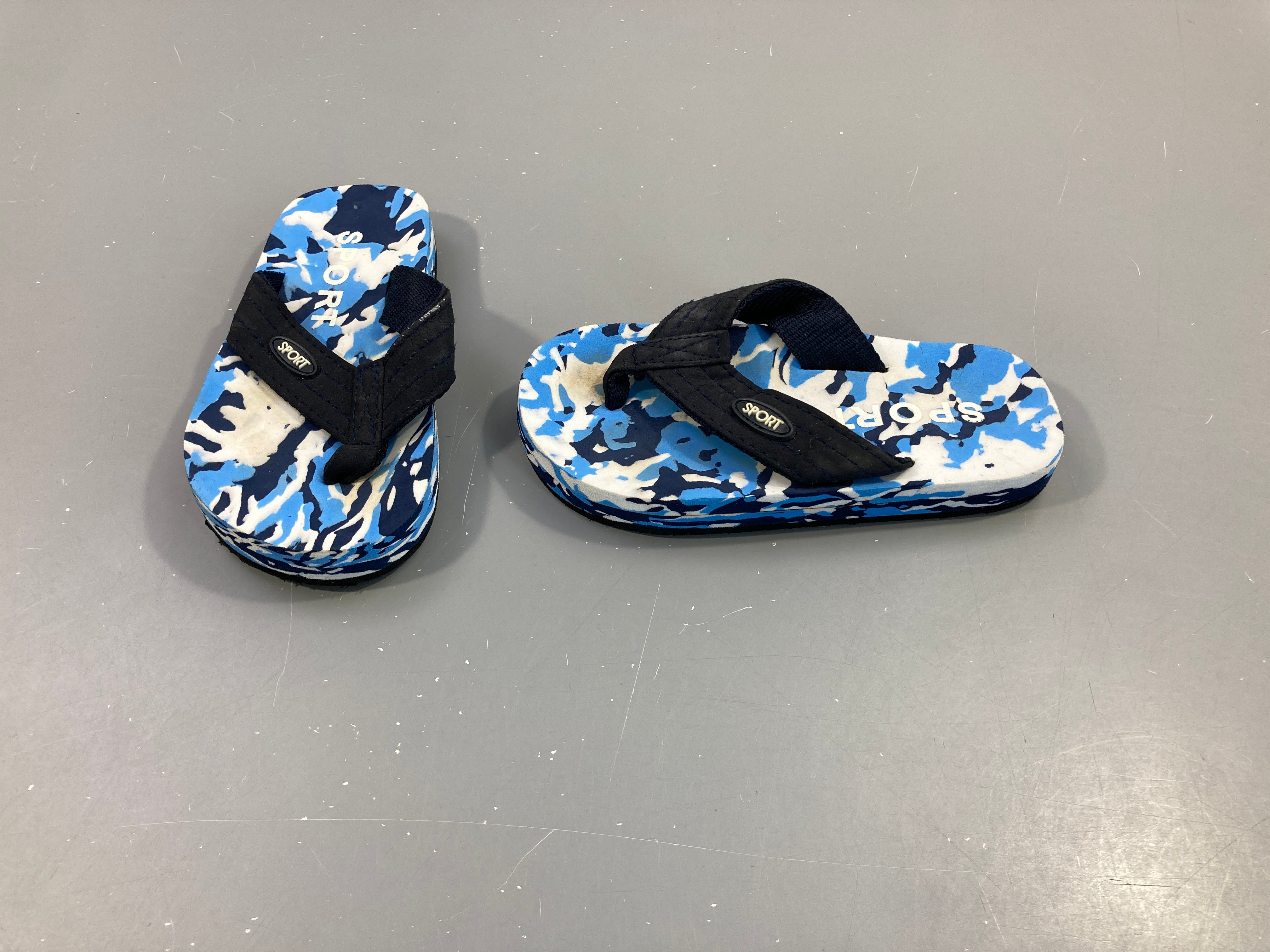 Tongs bleues sport