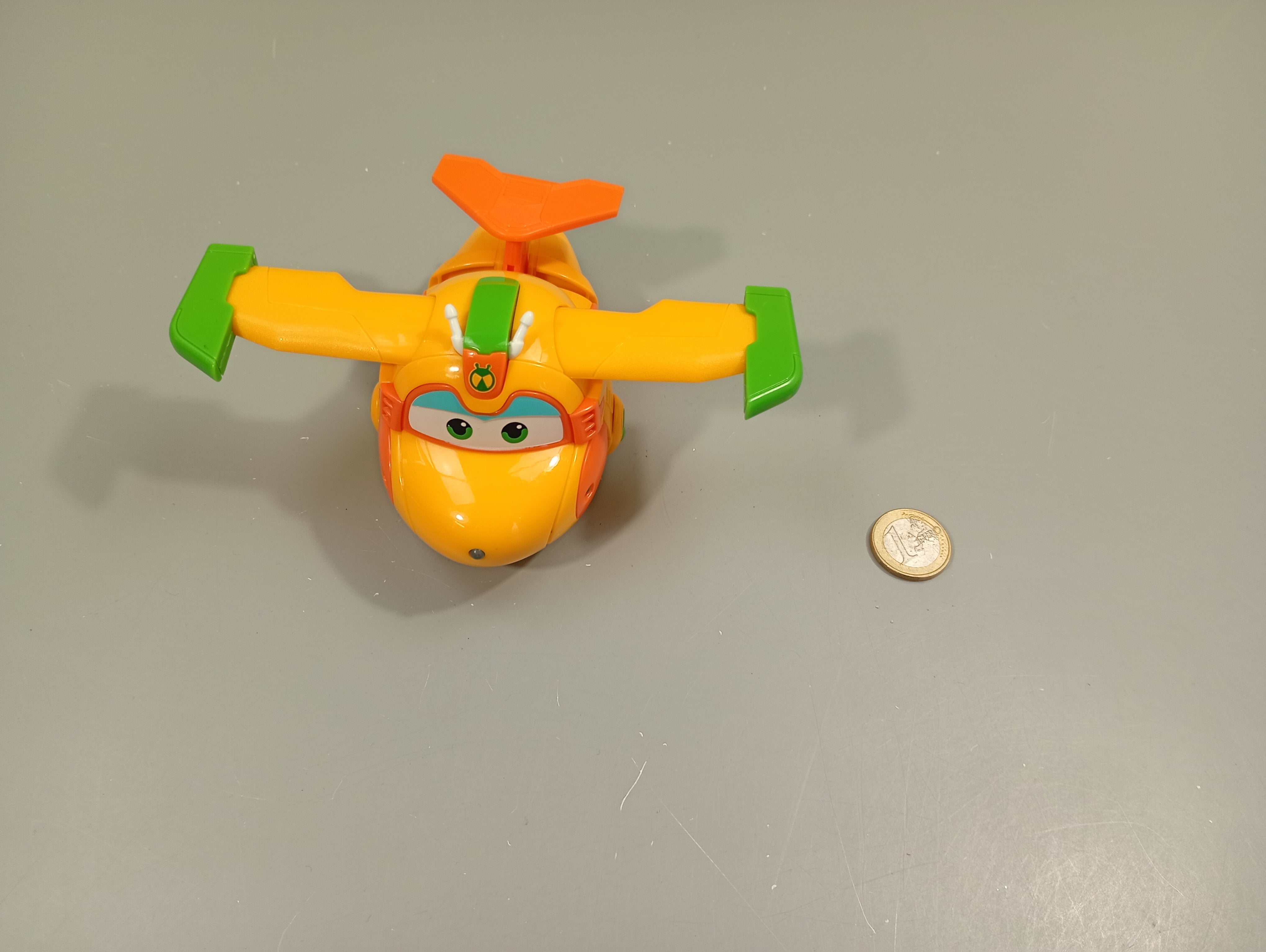 Super Wings jaune transformable  d' avion en robot