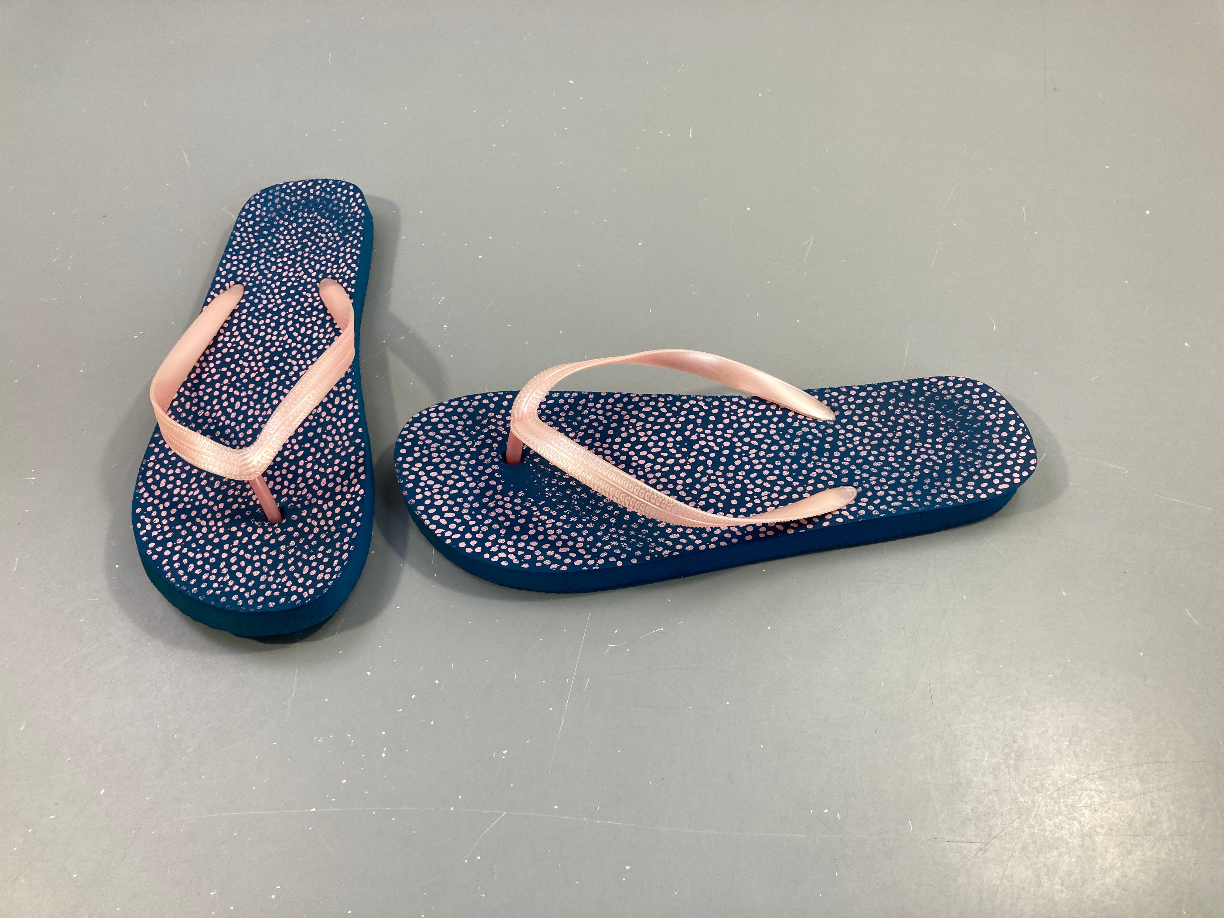 Tongs bleu pois roses, 38-39