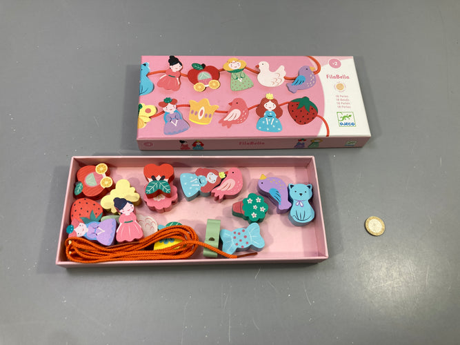 Jeu à enfiler FilaBella, 18 perles en bois et lacet, 2+, moins cher chez Petit Kiwi