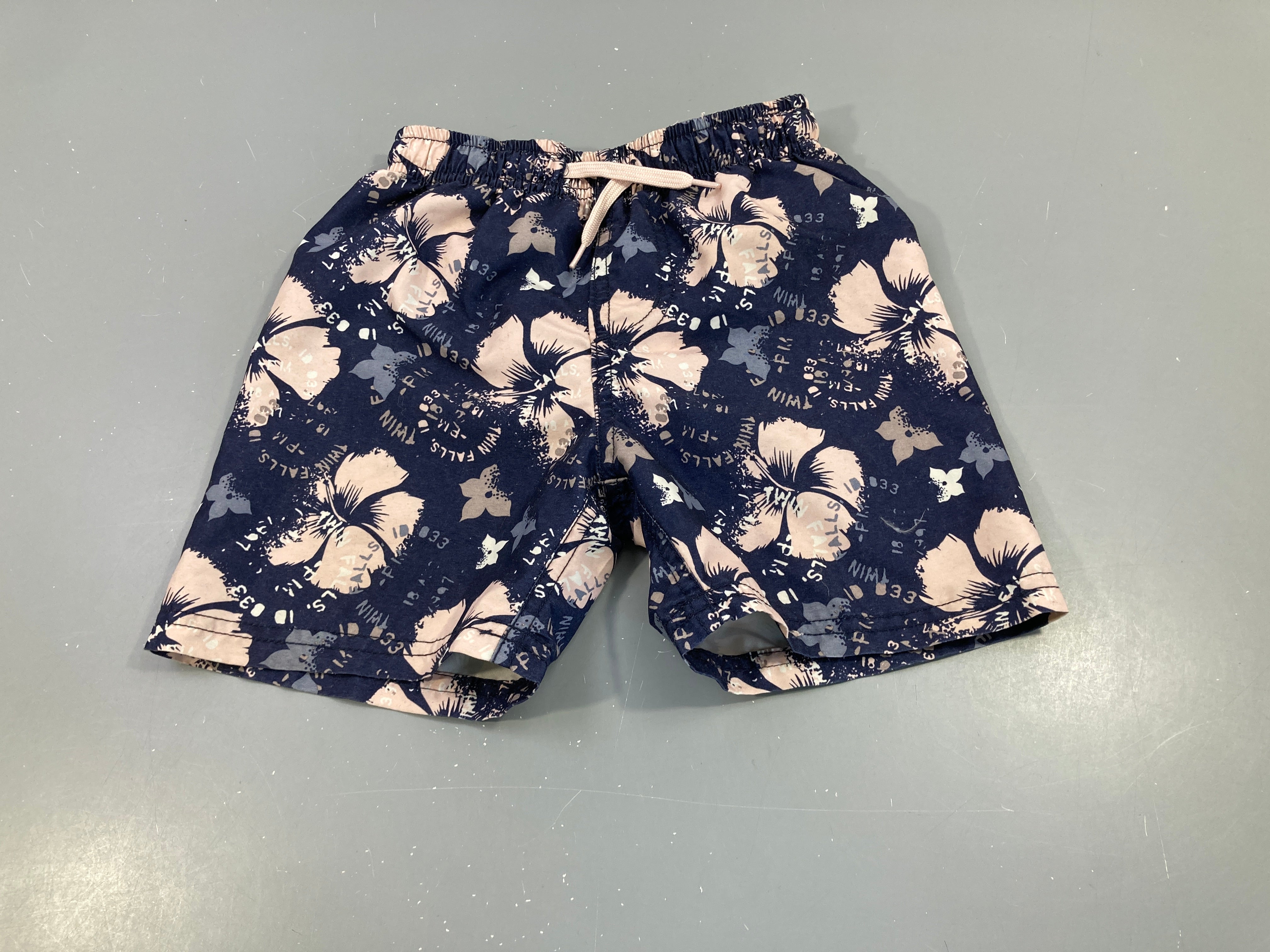 Maillot short bleu marine fleurs roses