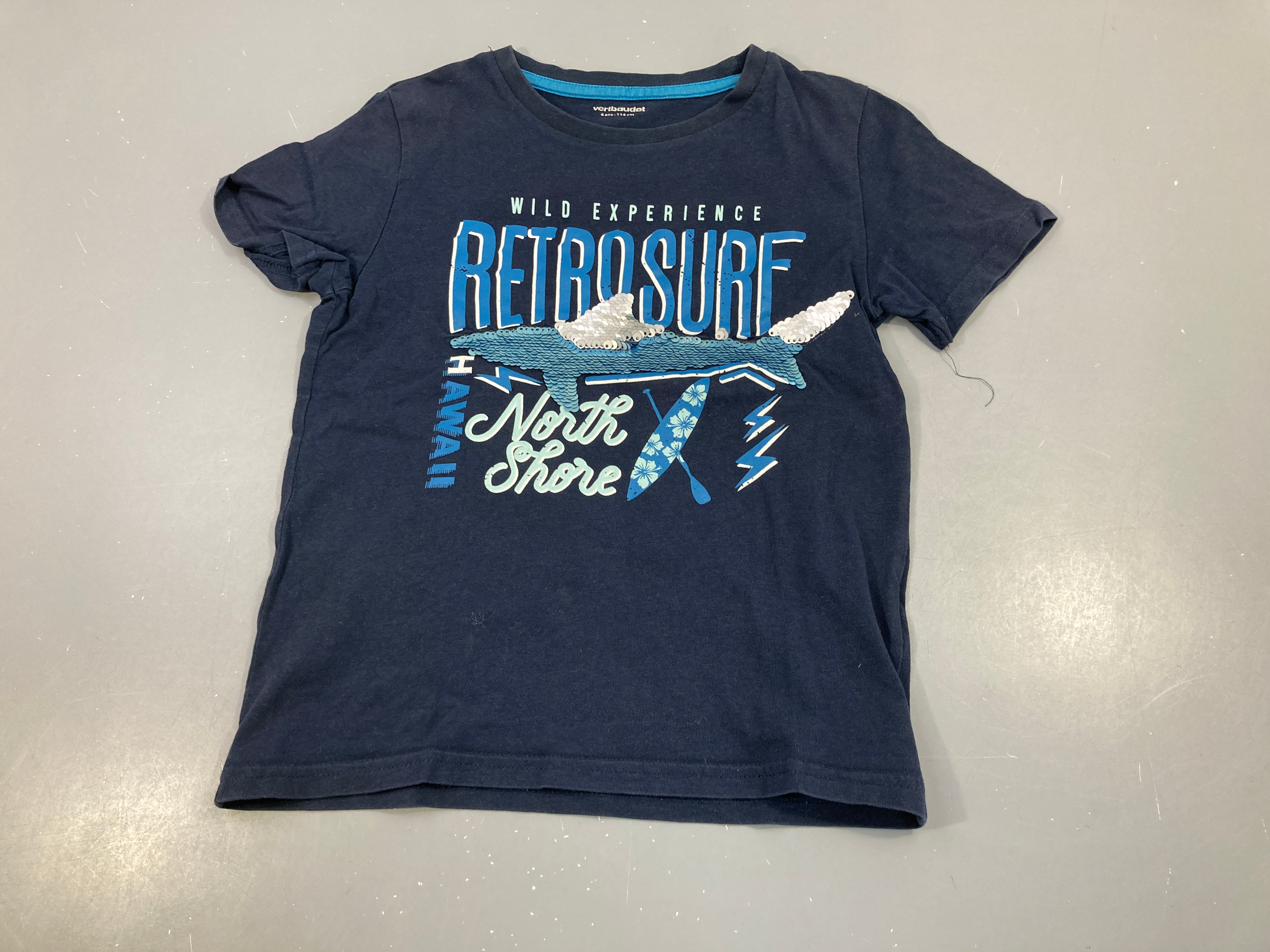 T-shirt m.c bleu marine requin sequins réversibles