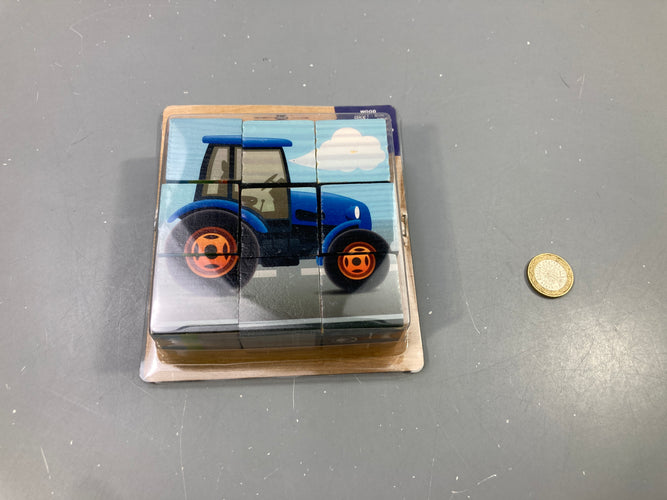 Puzzle 9 cubes en bois véhicules, tracteur bleu, sous blister (Action), moins cher chez Petit Kiwi