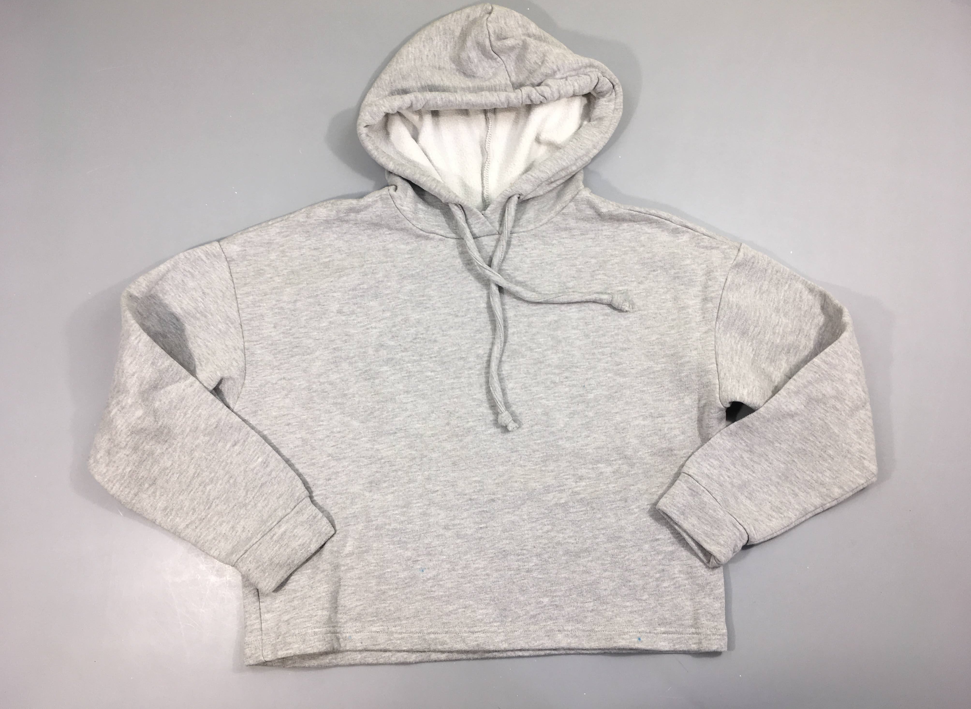 Sweat court à capuche gris chiné, unpeu bouloché