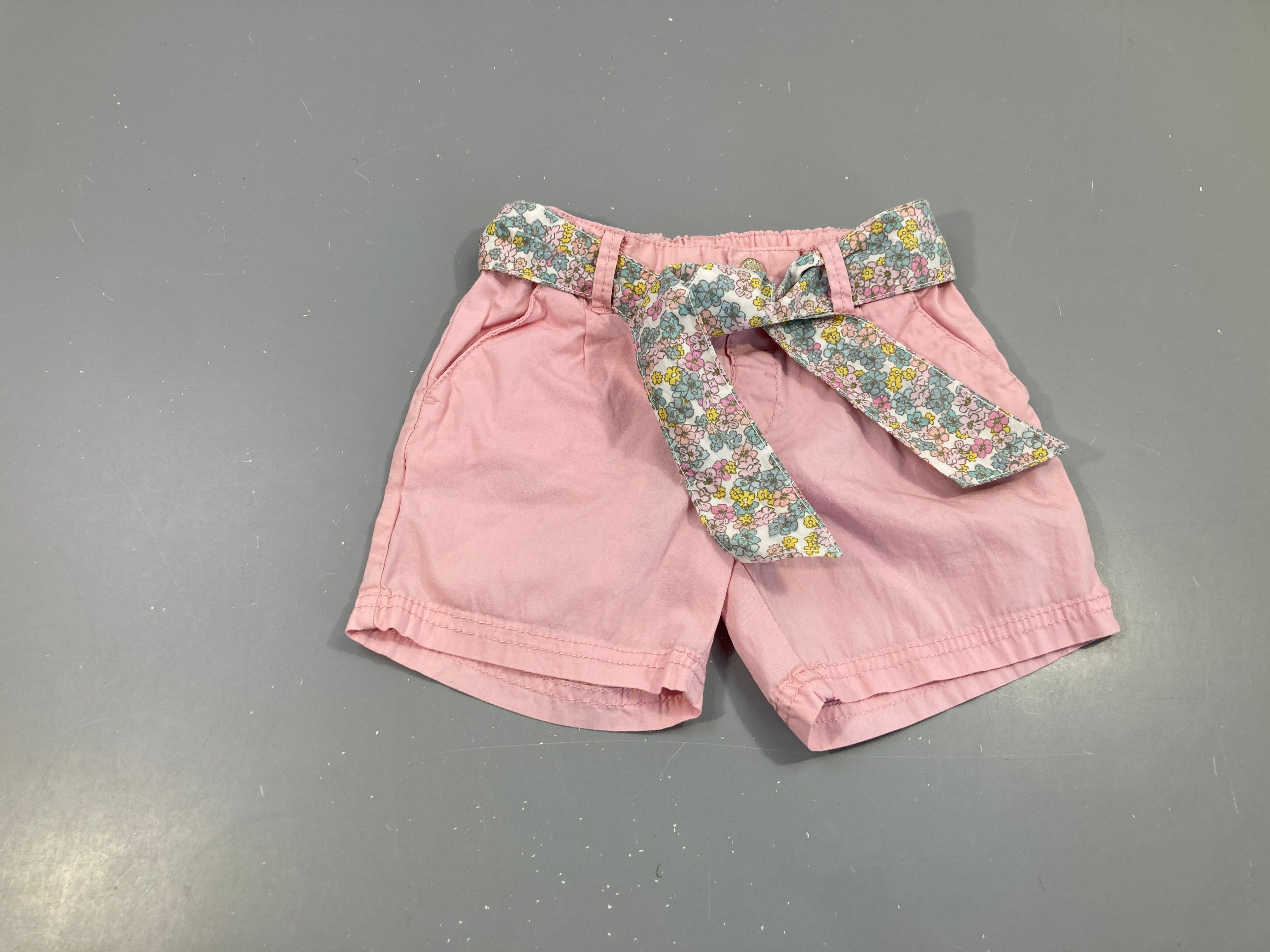 Short rose ceinture fleurie