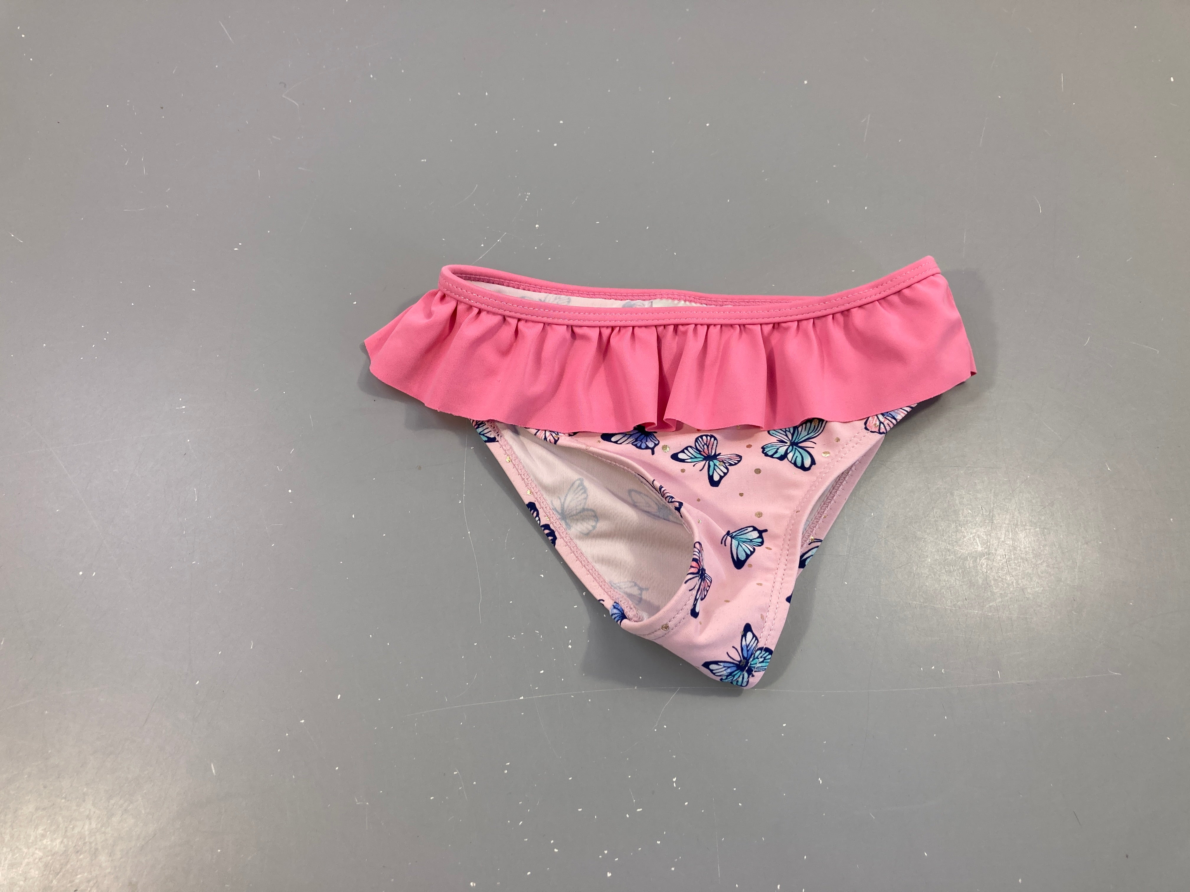 Culotte de maillot rose papillons