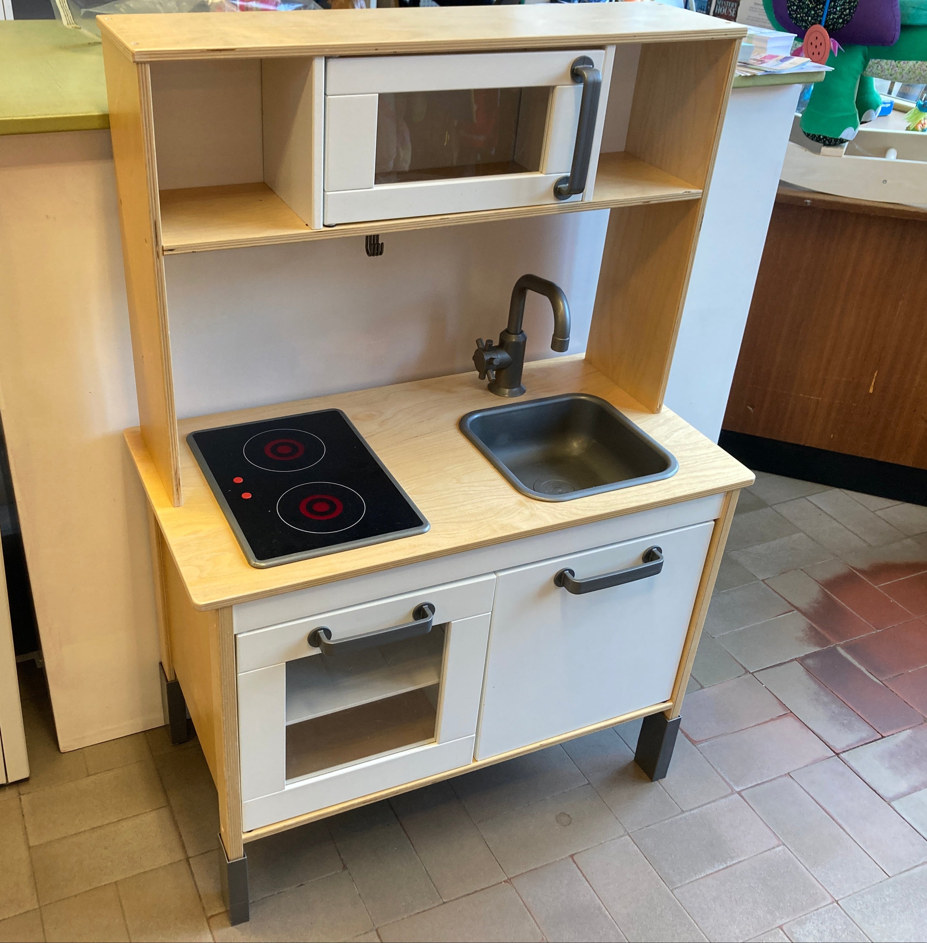 Cuisine en bois Ikea Duktig (Led pourles plaques ne fonctionnent plus)
