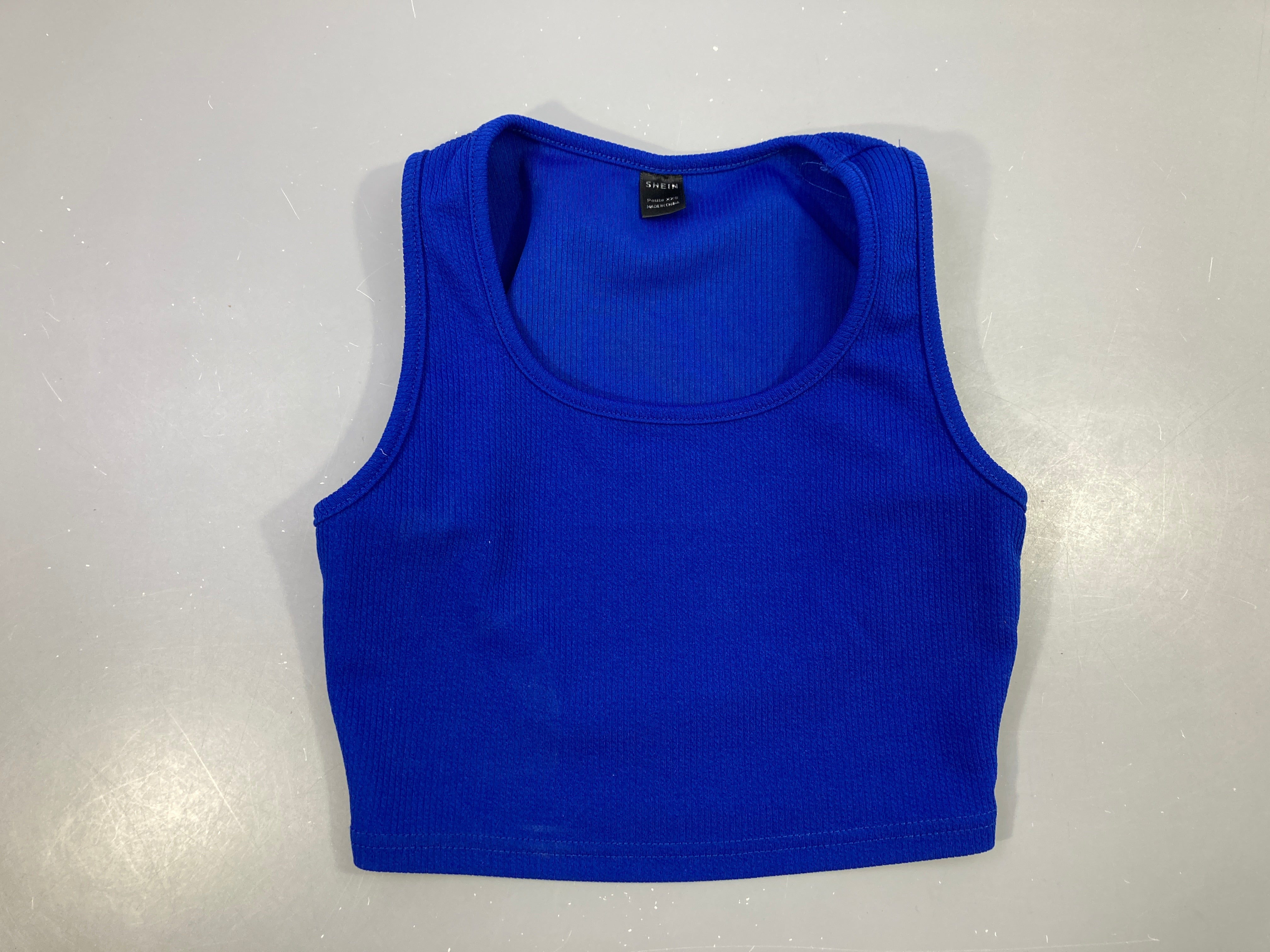 T-shirt s.m cropped côtelé noir