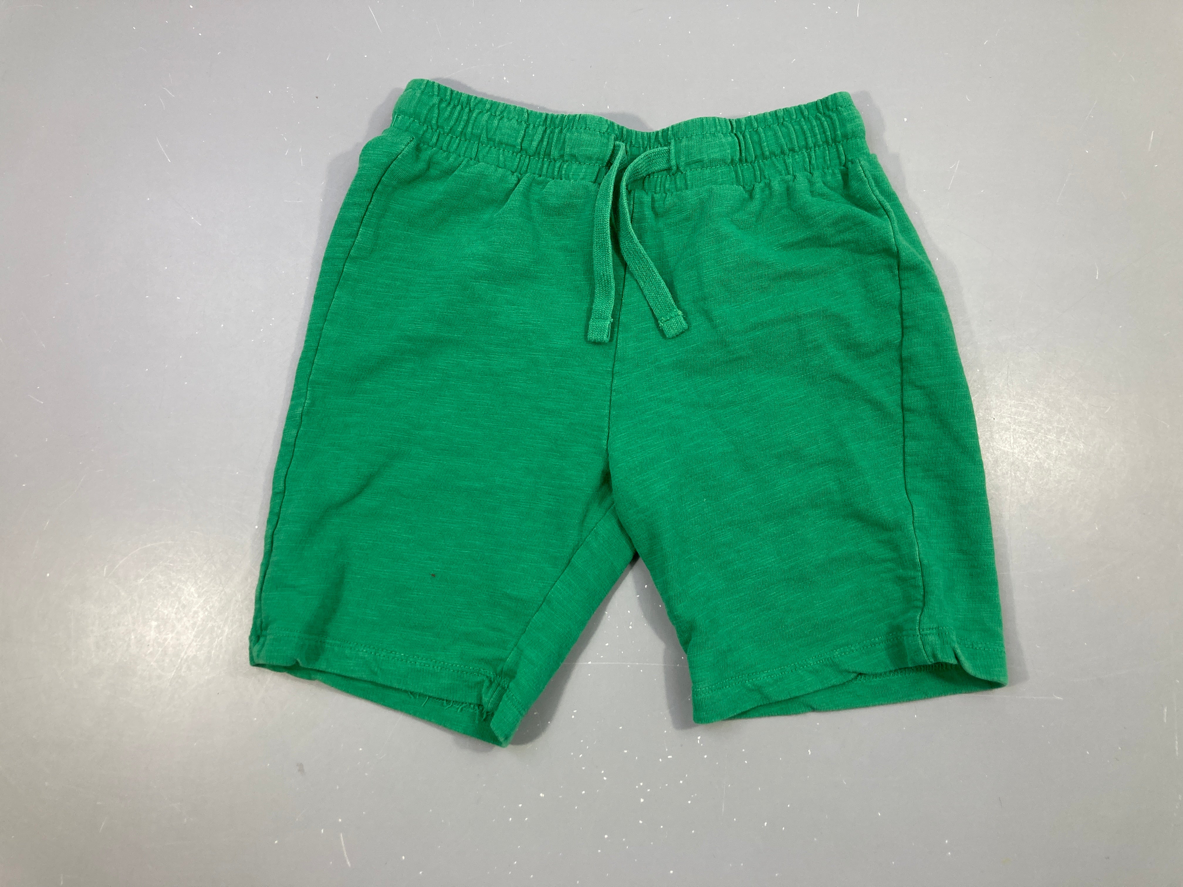 Bermuda molleton vert flammé