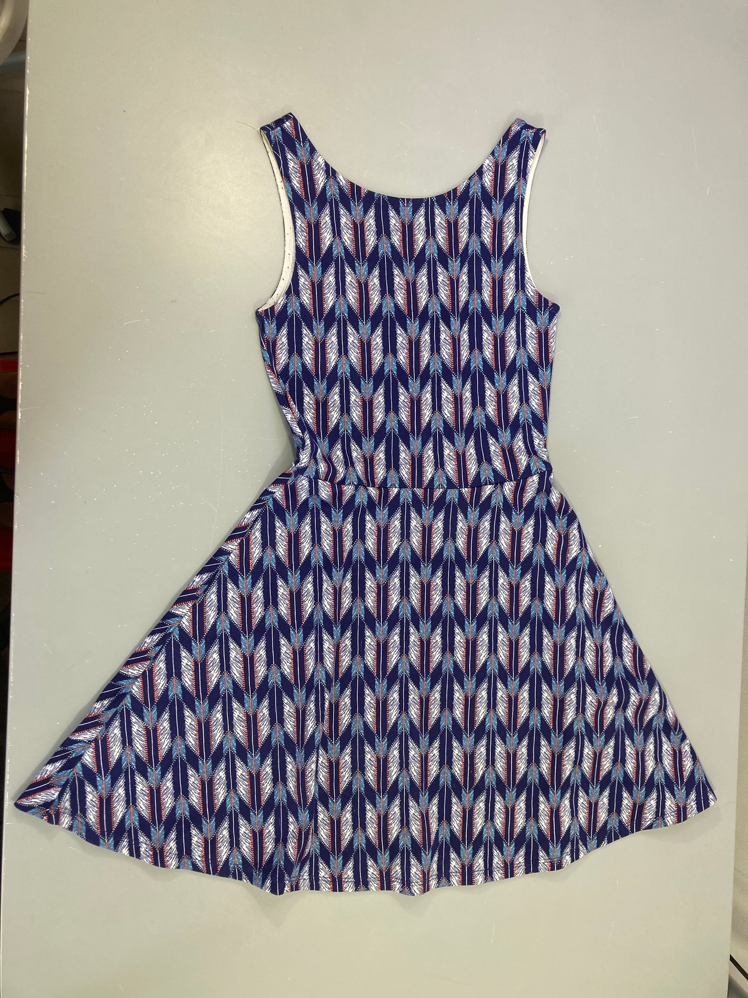 Robe s.m jersey bleu foncé flèches, bouloché