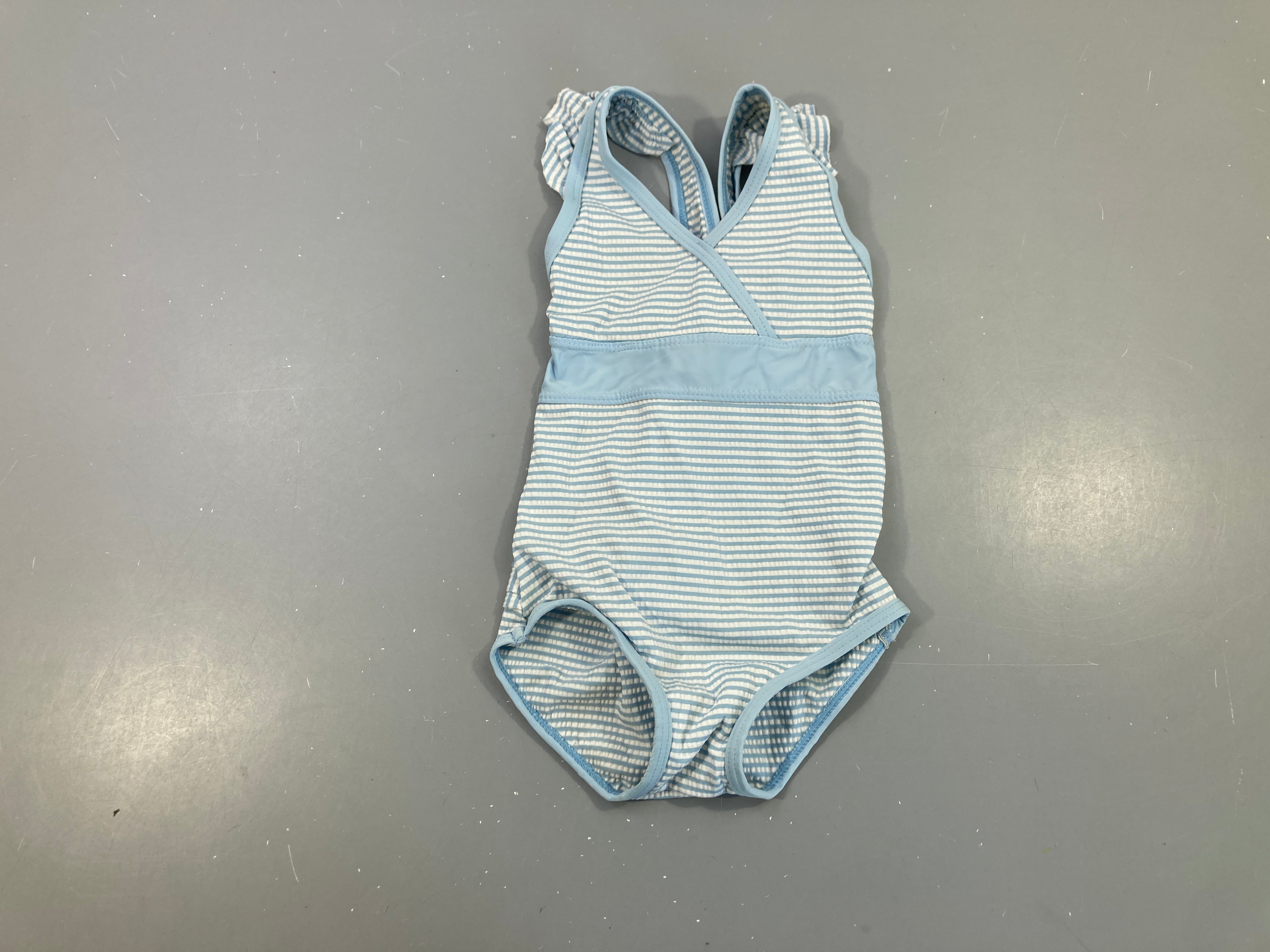 Maillot de bain blanc rayé bleu clair texturé