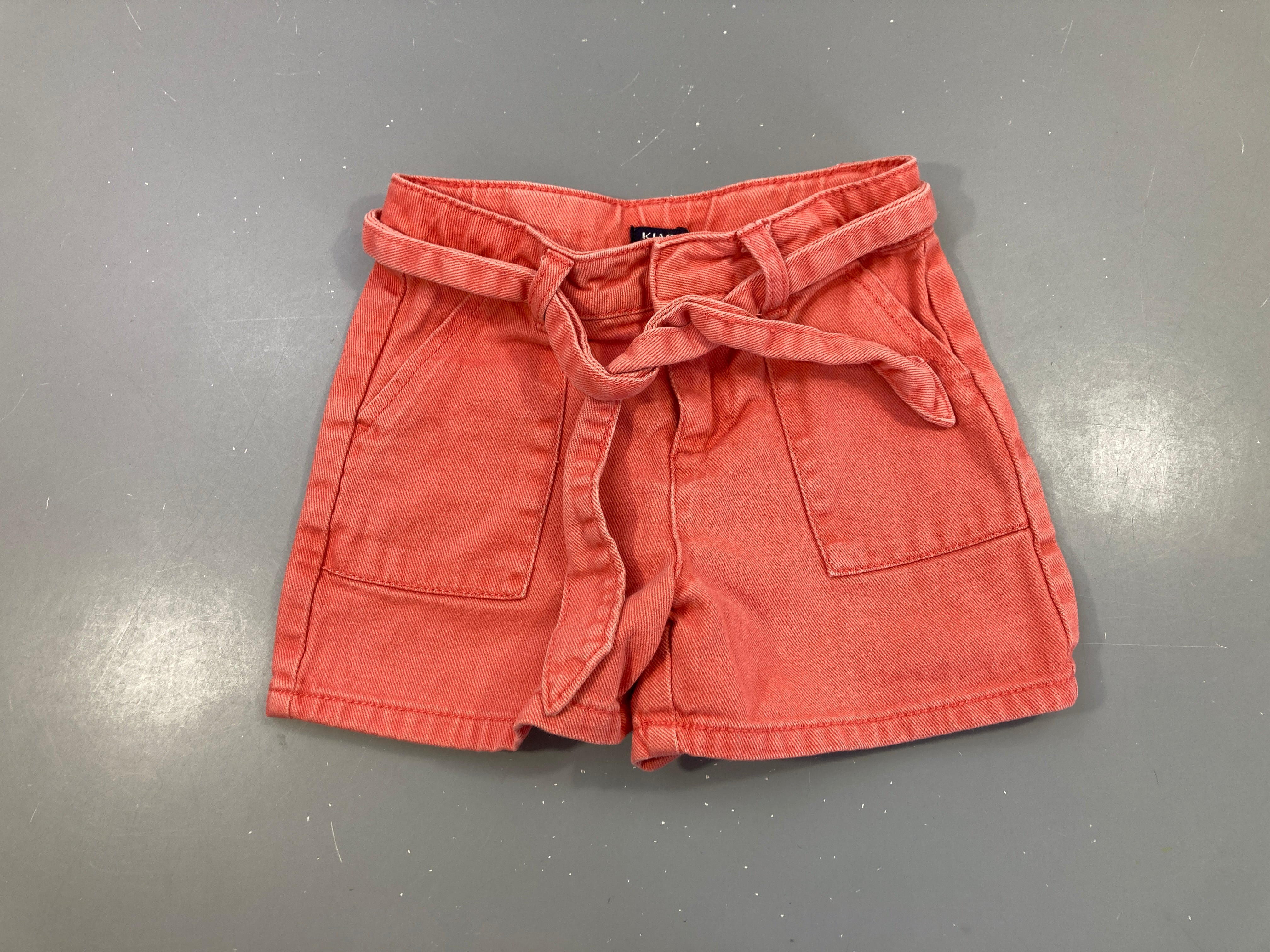 Short en jean rose orange avec ceinture textile