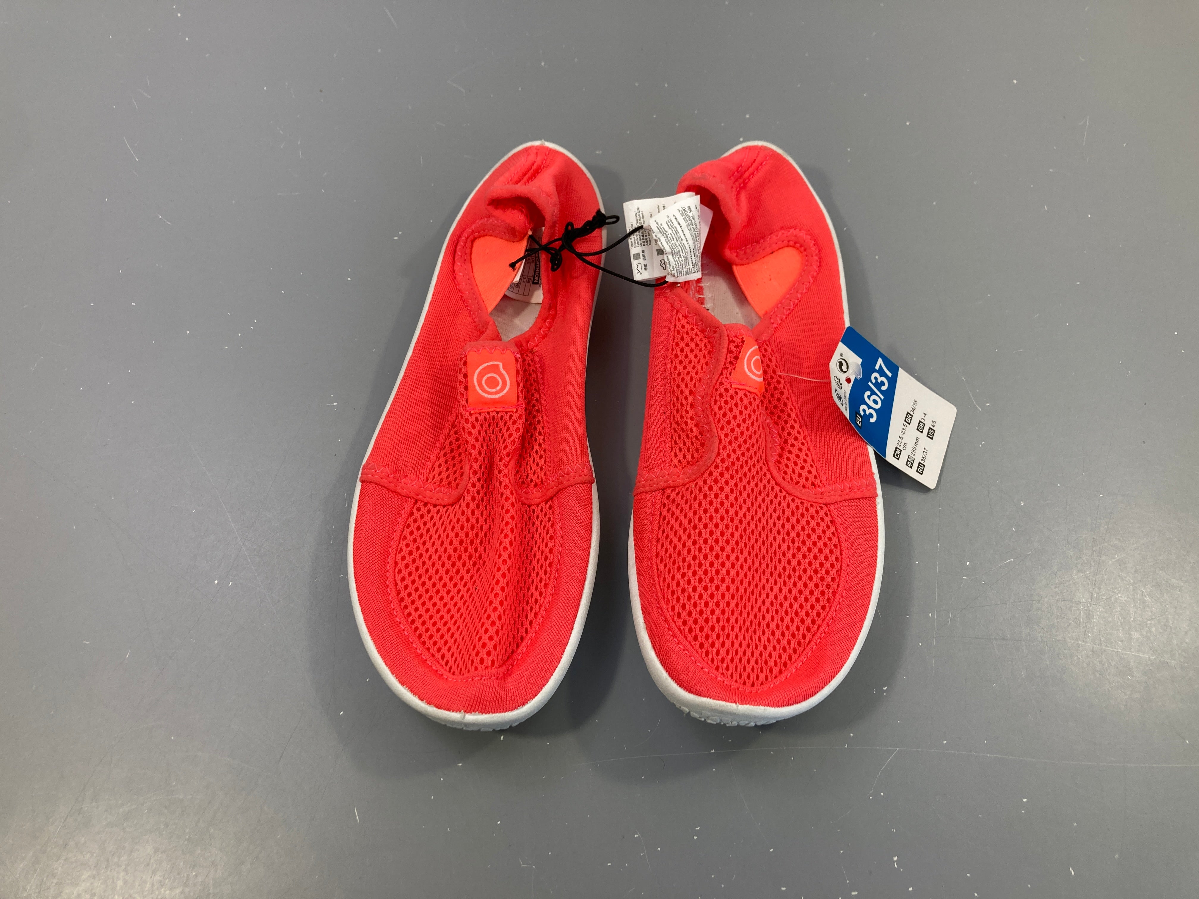 NEUF chaussures d'eau corail néon, 36-37