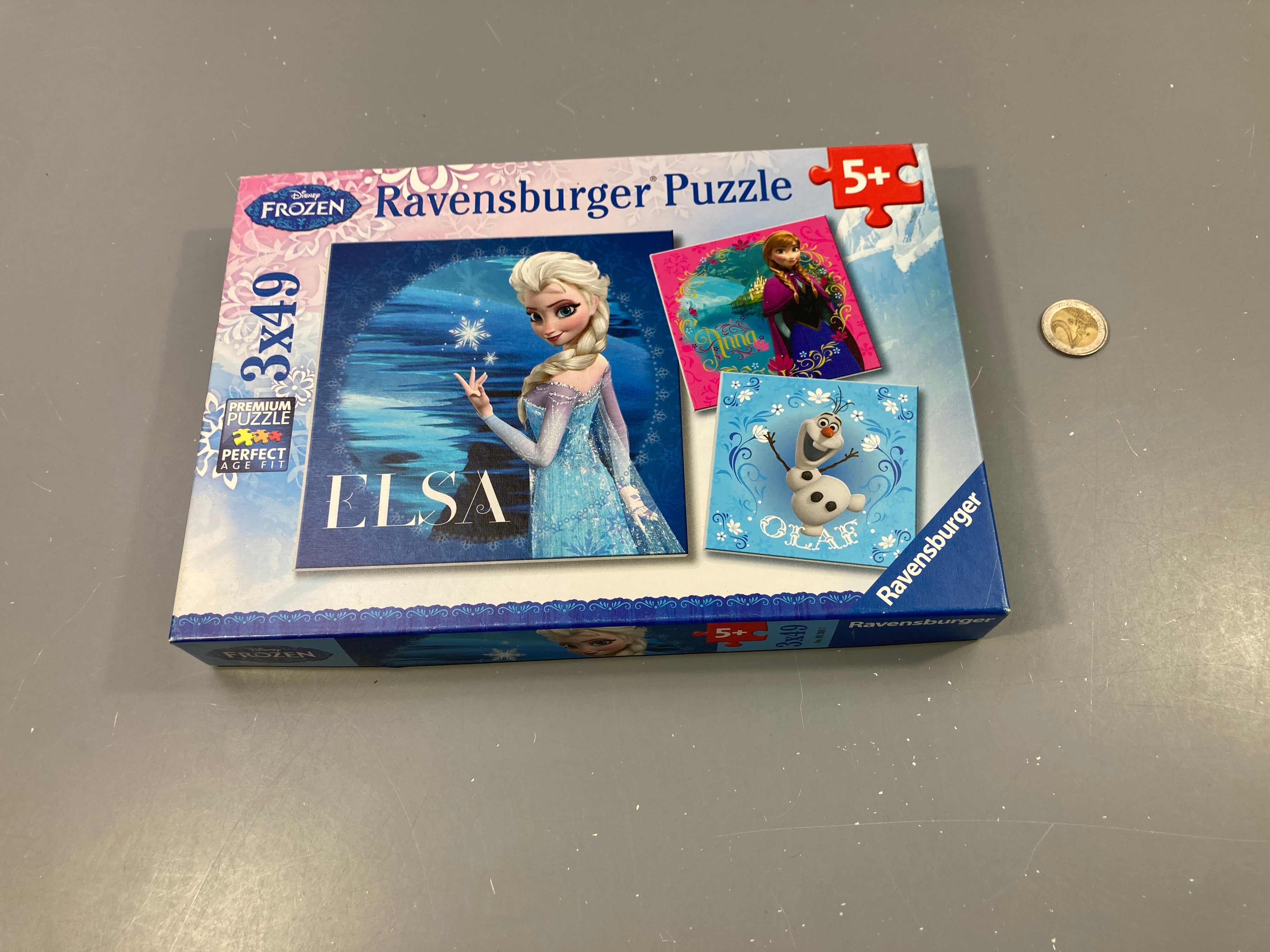 Complet, 3 puzzles Reine des neiges 3x49 pcs, +5a