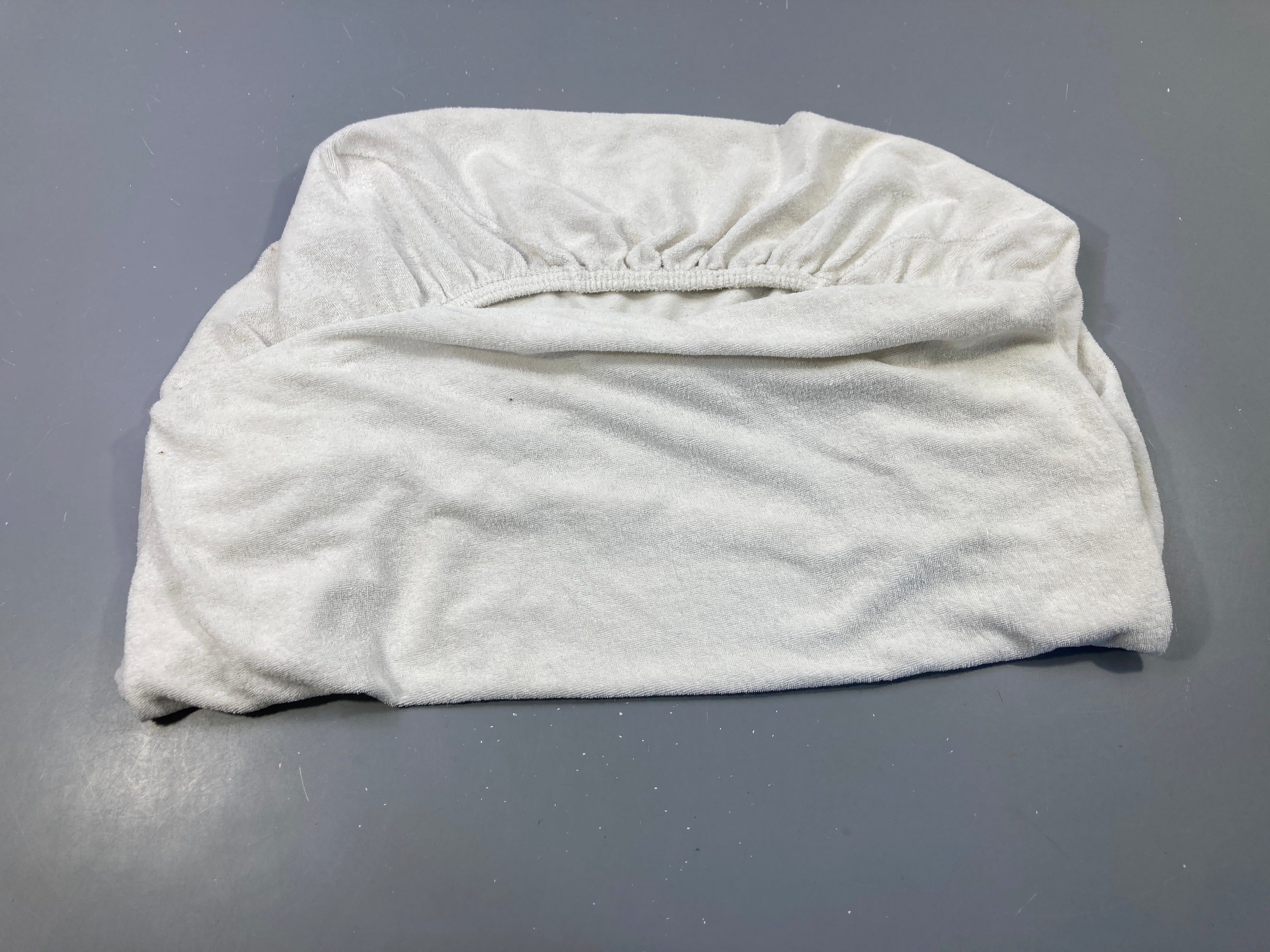 Drap housse blanc pour lit berceau