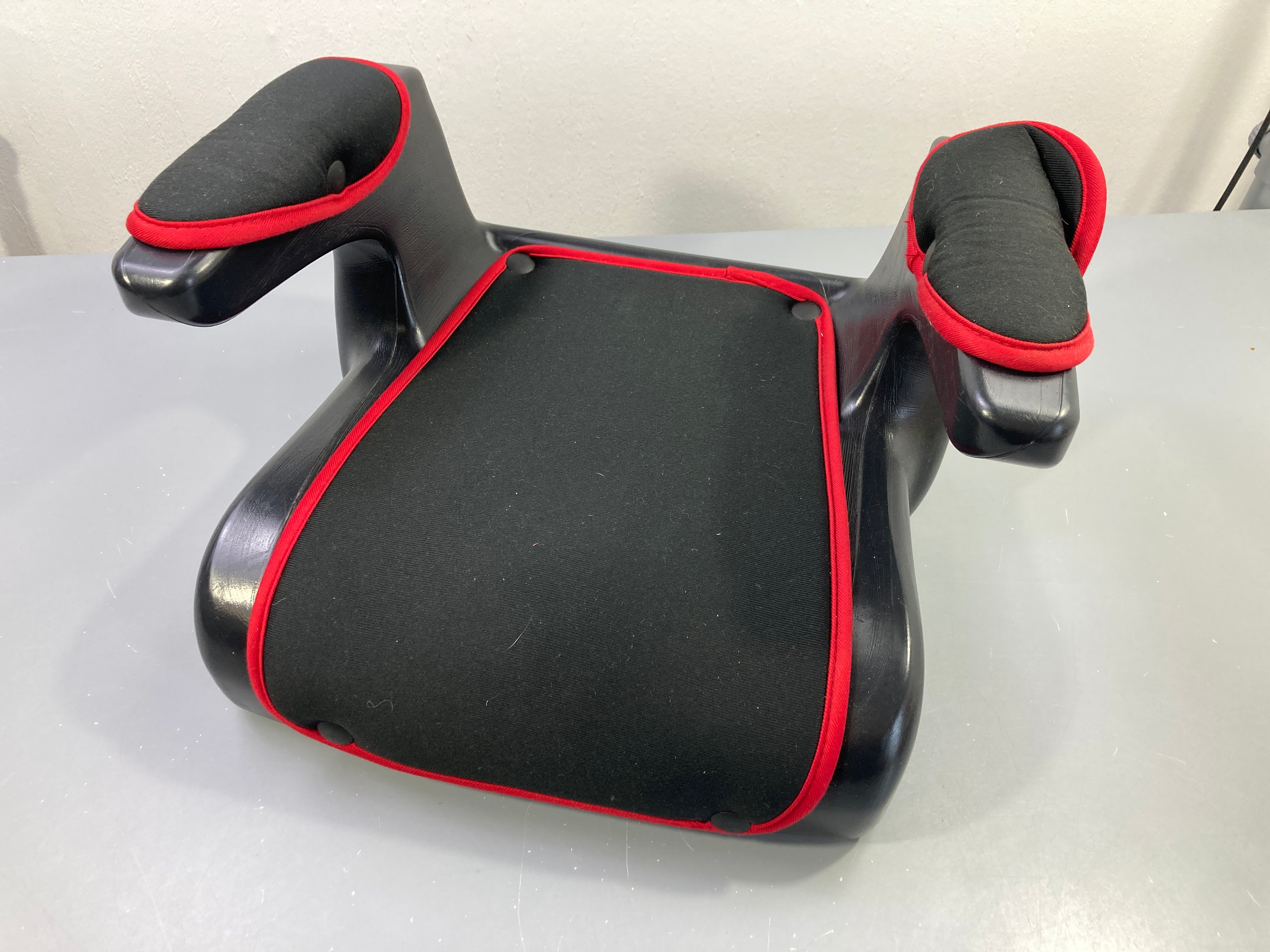 Réhausseur auto Renolux  noir et rouge 15-36kg