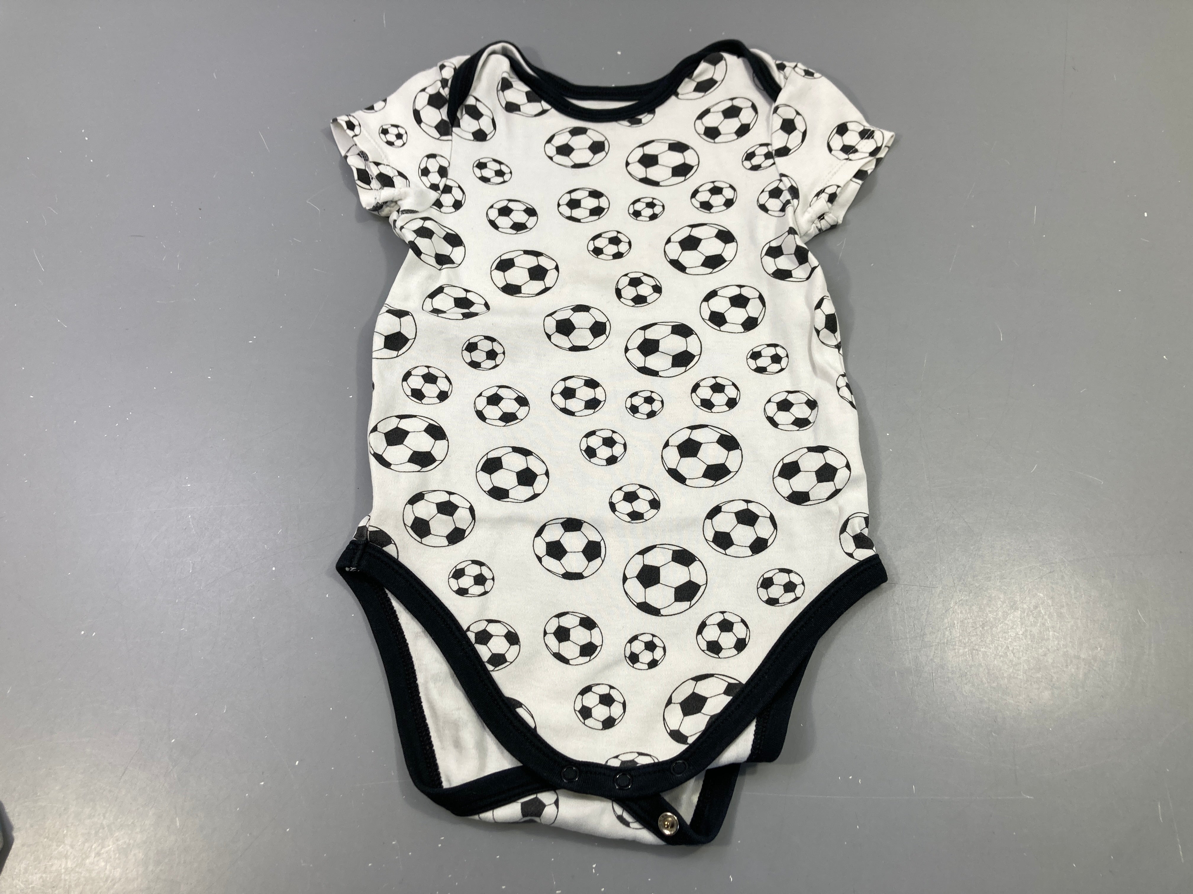 Body m.c blanc ballons de foot noirs