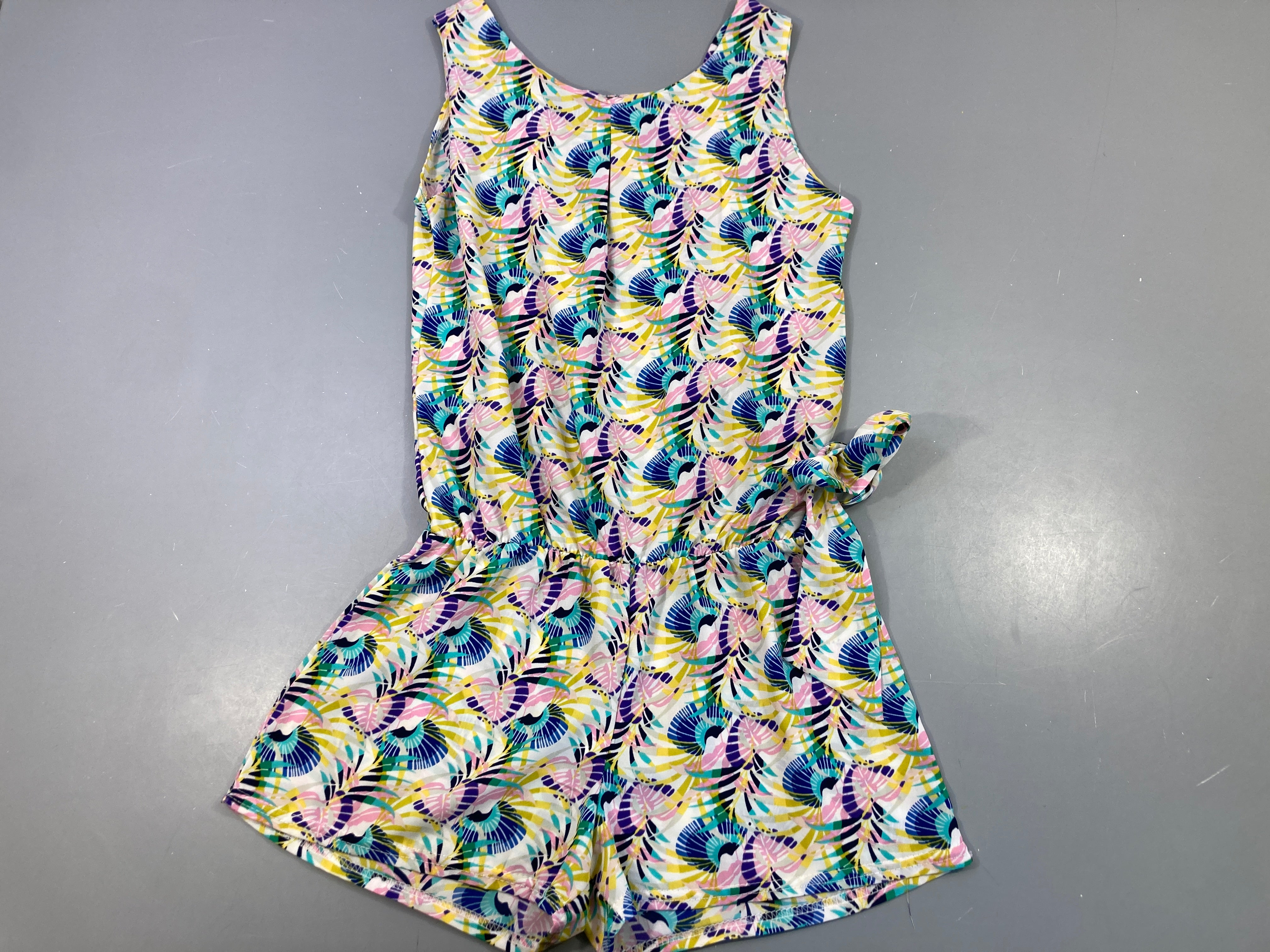 Combishort blanche feuillage multicolore (taille estimée)