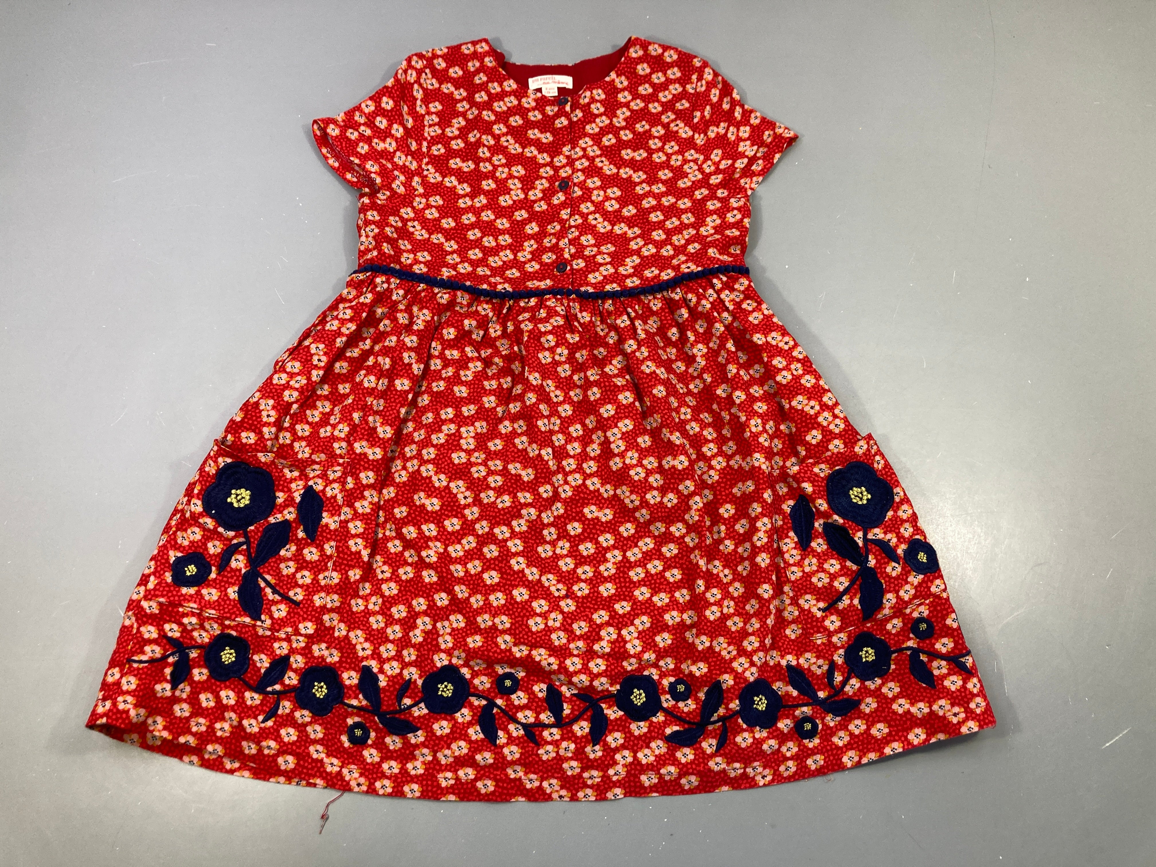Robe m.c rouge fleurs boutons