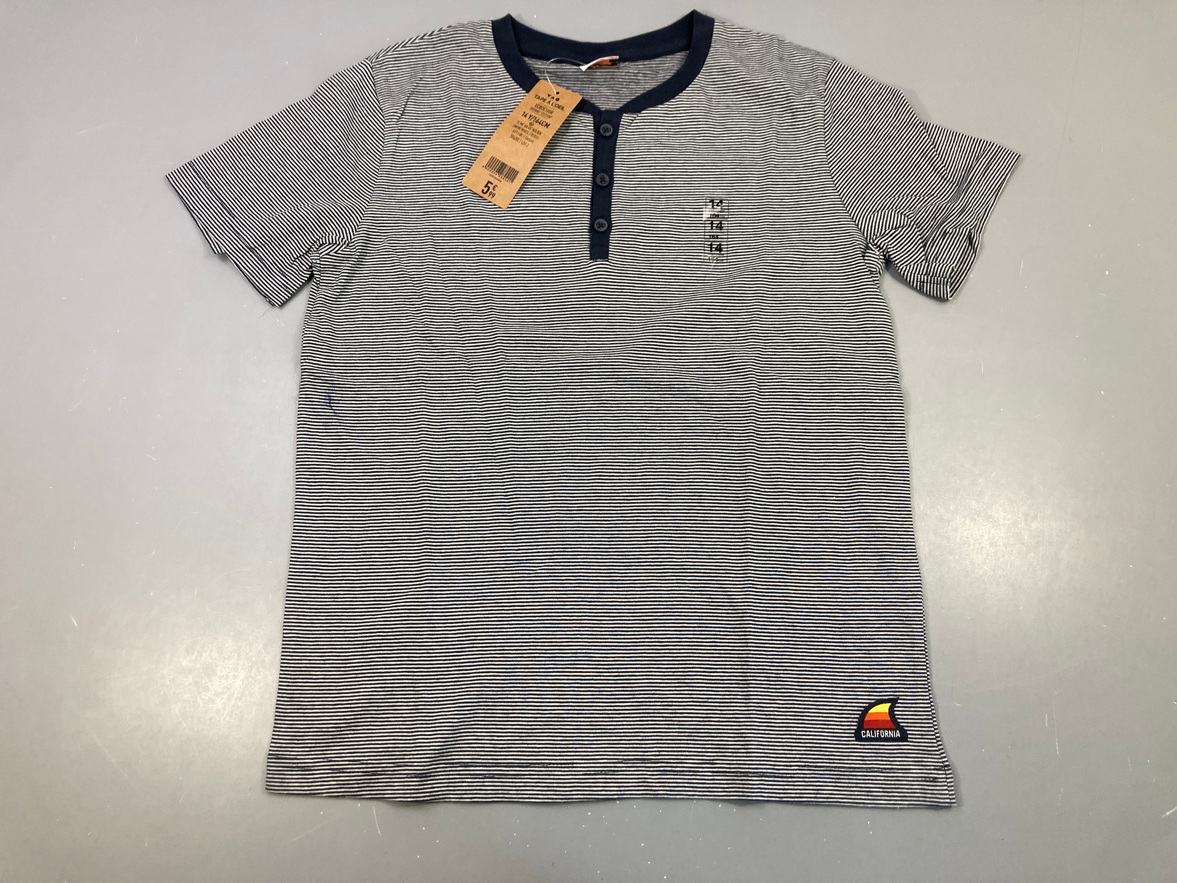 Neuf-T-shirt m.c blanc rayé bleu boutons col