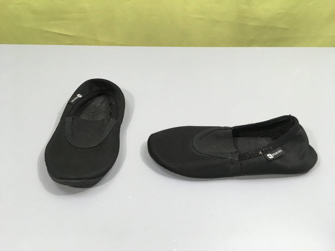 Chaussons de gym noir, moins cher chez Petit Kiwi