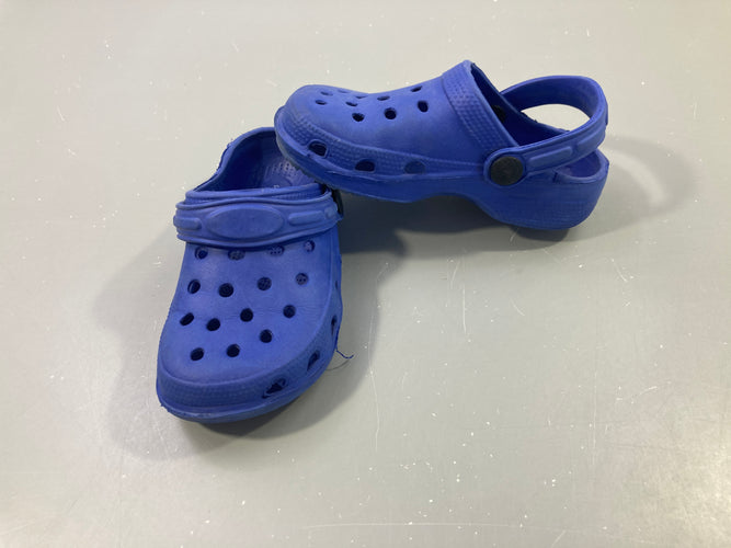 Sabots style Crocs bleus, moins cher chez Petit Kiwi