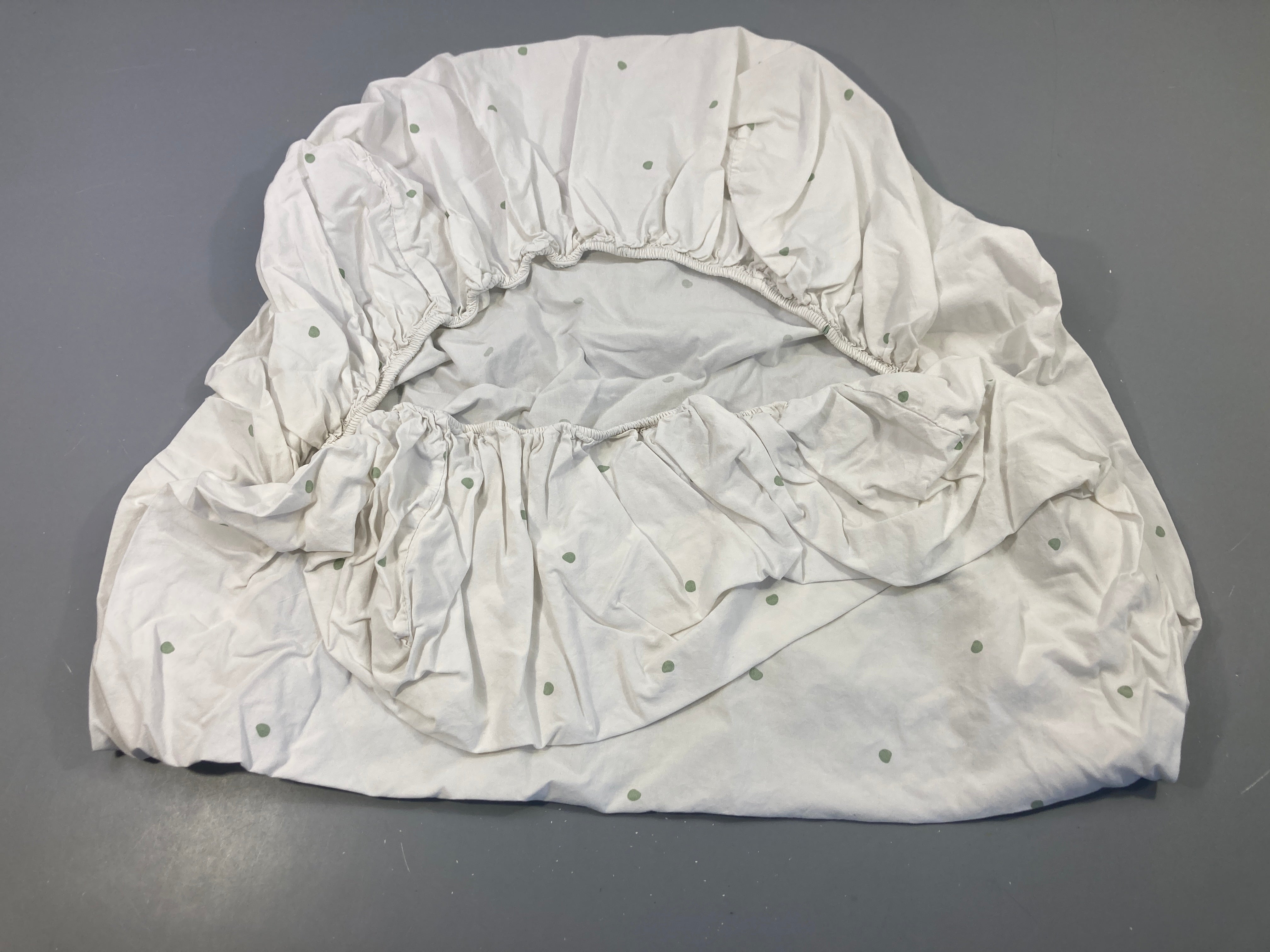 Drap housse blanc pois pour lit 60x120cm
