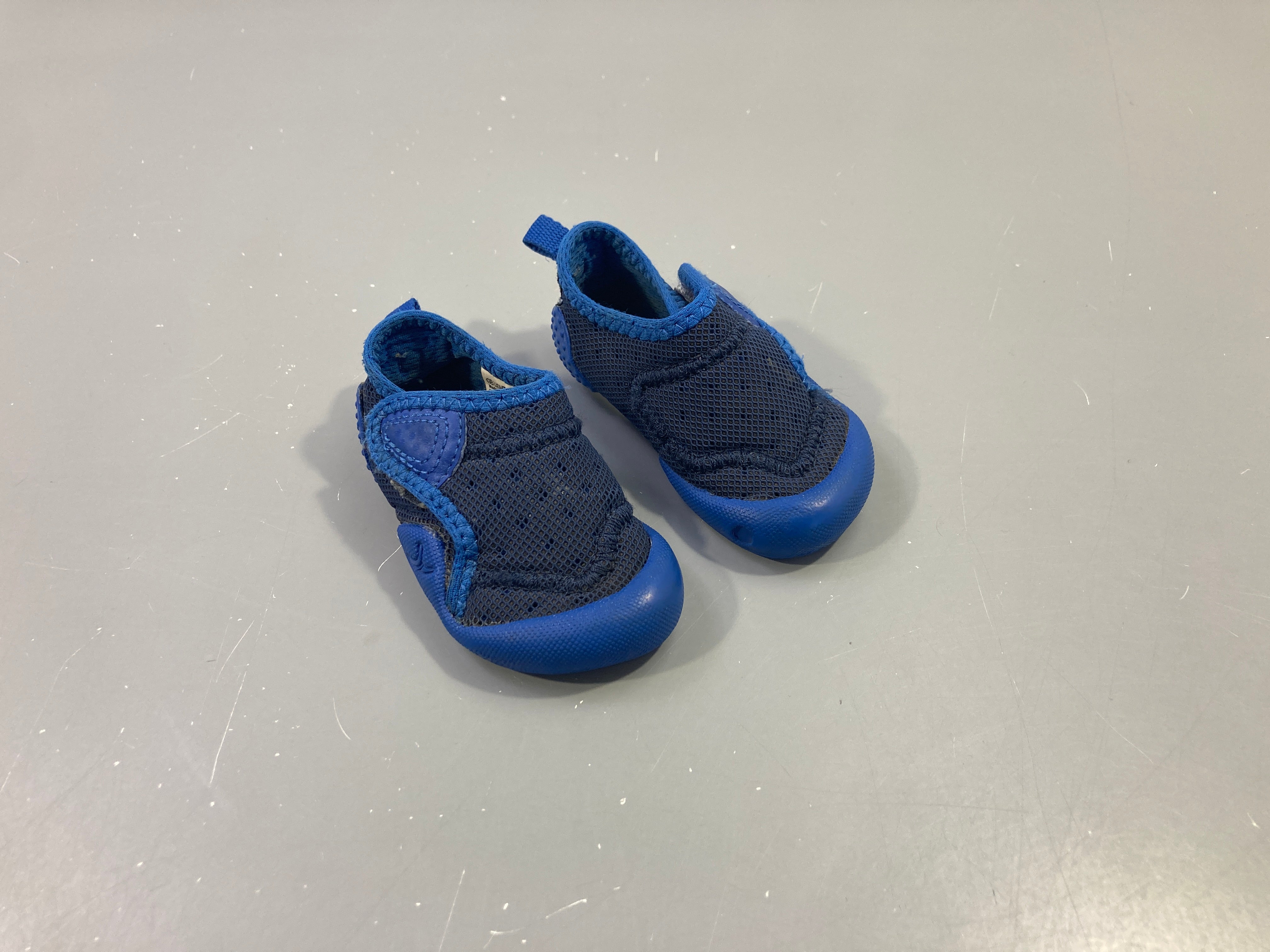 Sandales bleu foncé,P20
