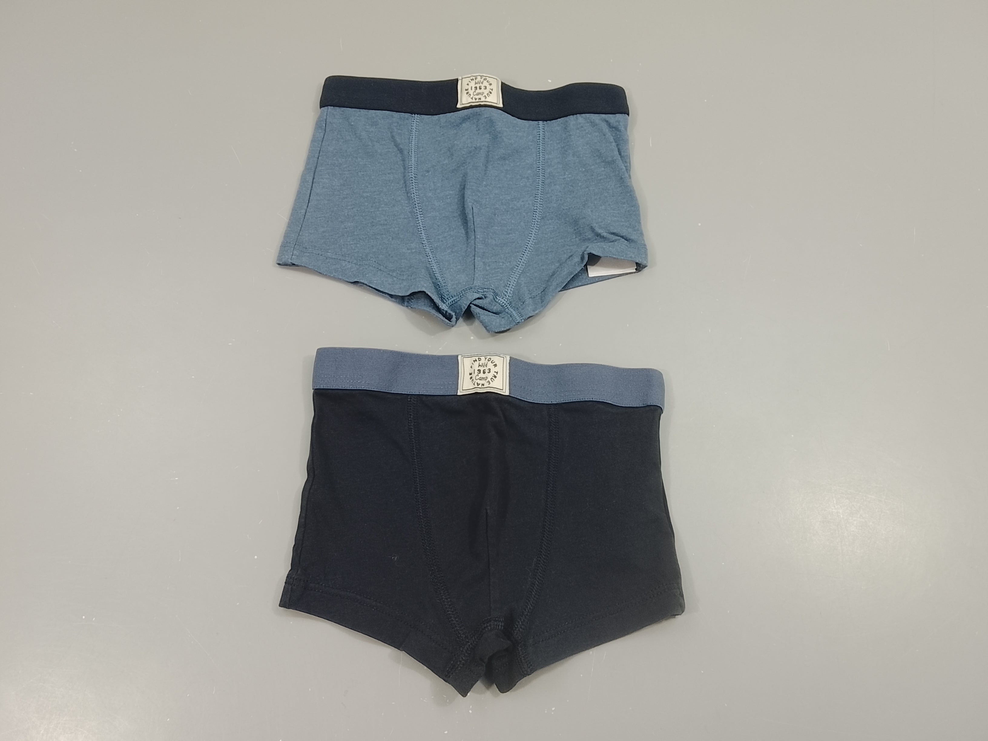 Lot de 2 boxers 1 bleu marine, 1 bleu