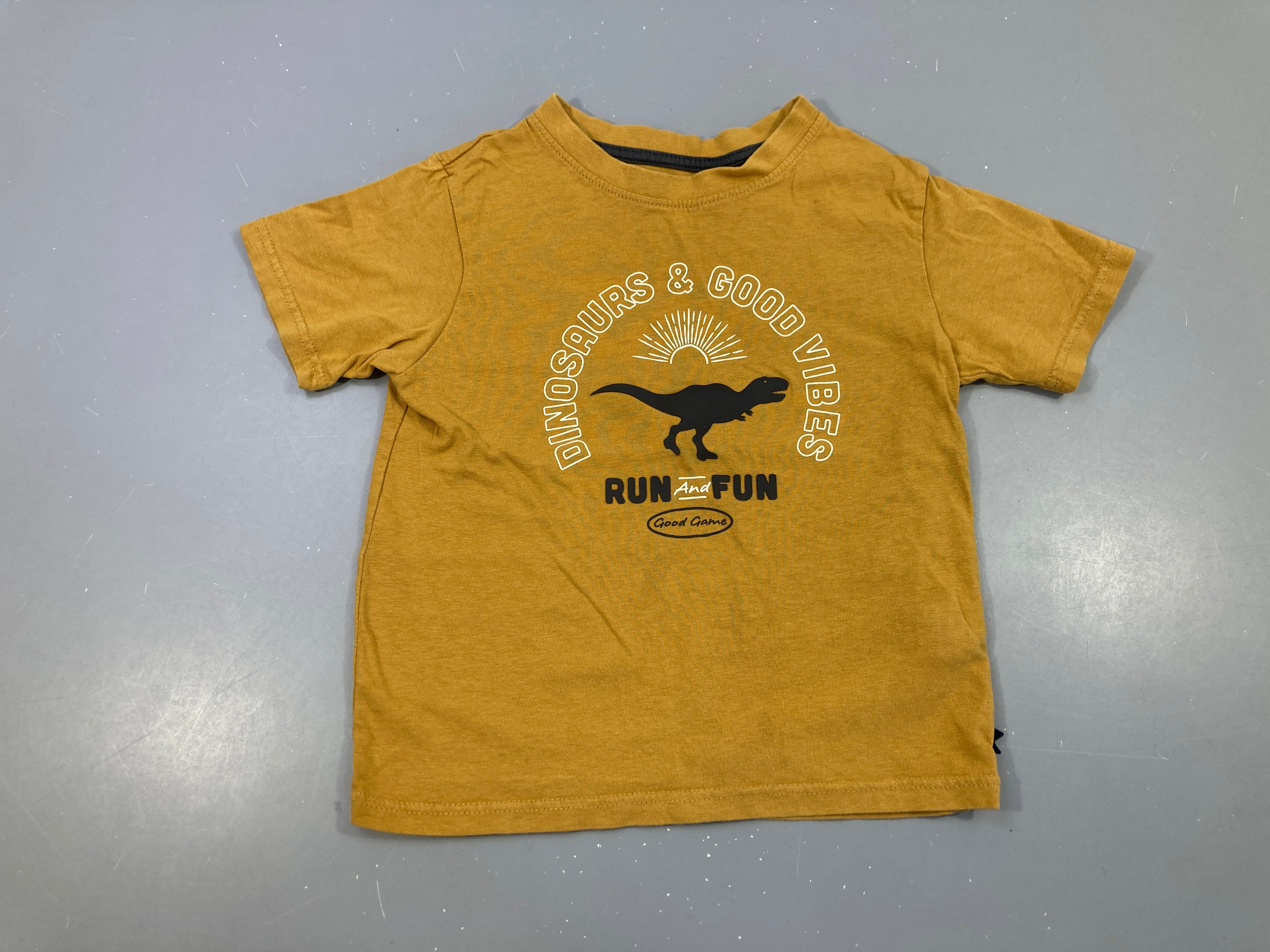 T-shirt m.c ocre Dino